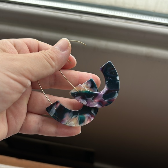 Anthropologie Imogen Resin Demi-Hoop Earrings - Picture 4 of 4